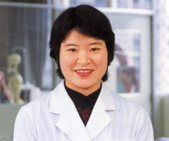 新名 頼子